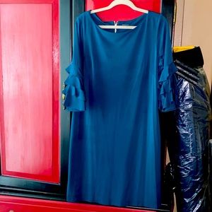 Love the ruffled arms